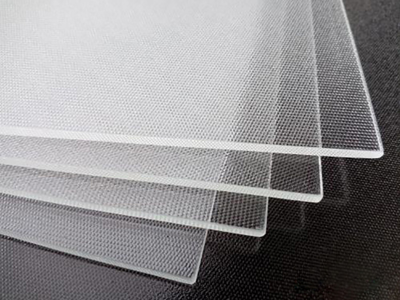 全球光伏市場景氣向上，助力玻璃龍頭穩(wěn)健增長！